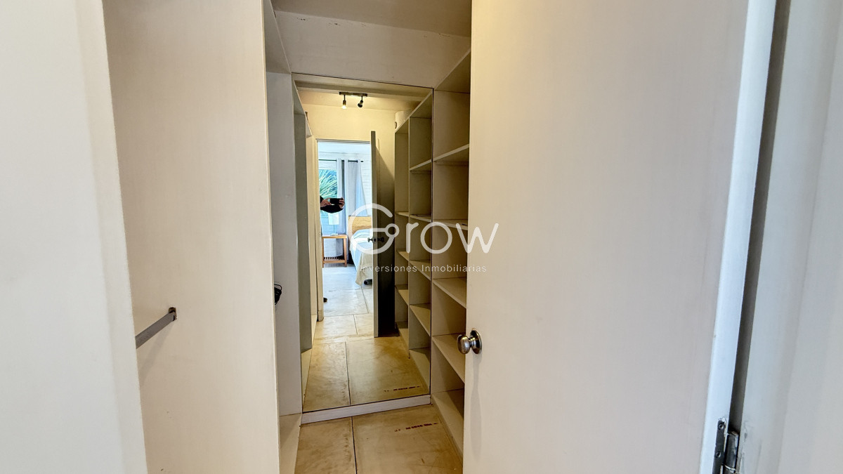 Casa ID.2335 - Casa en Laguna Blanca de 5 dormitorios y dependencia de servicio, piscina.