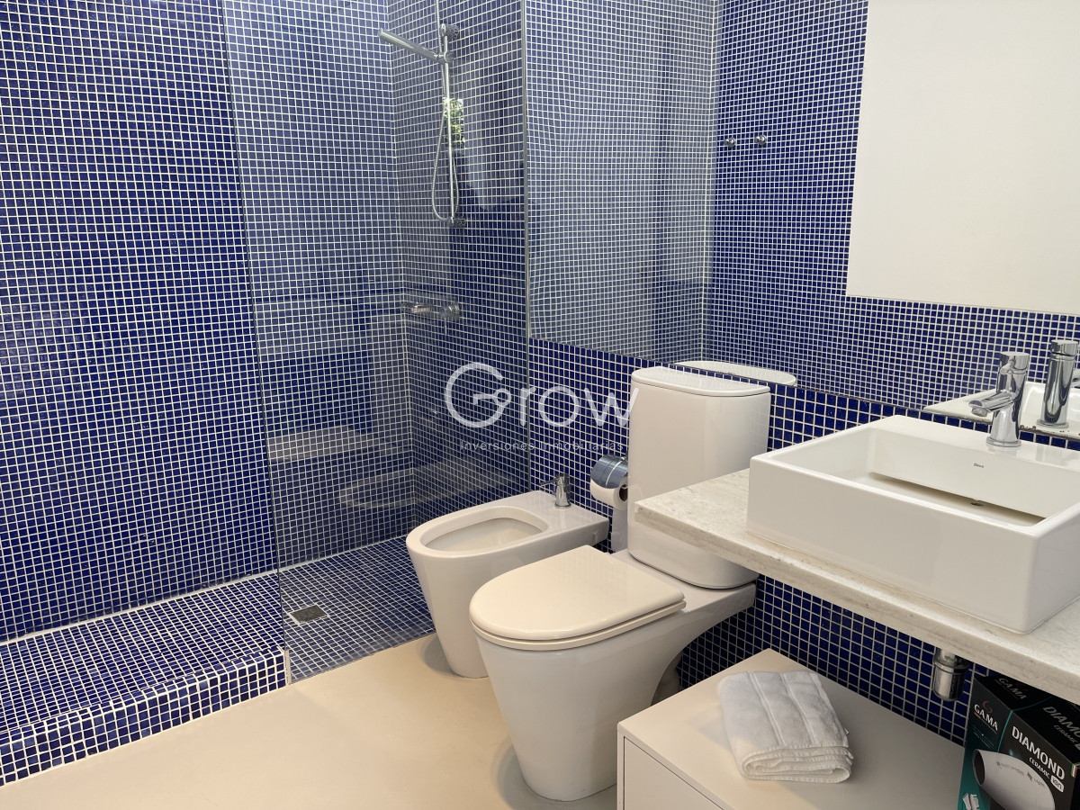 Casa ID.2911 - Excelente casa en La Barra de 4 dormitorios mas servicio