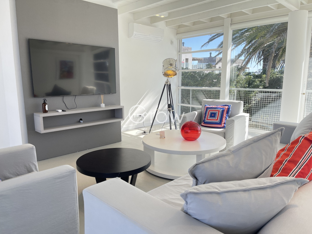 Casa ID.2911 - Excelente casa en La Barra de 4 dormitorios mas servicio