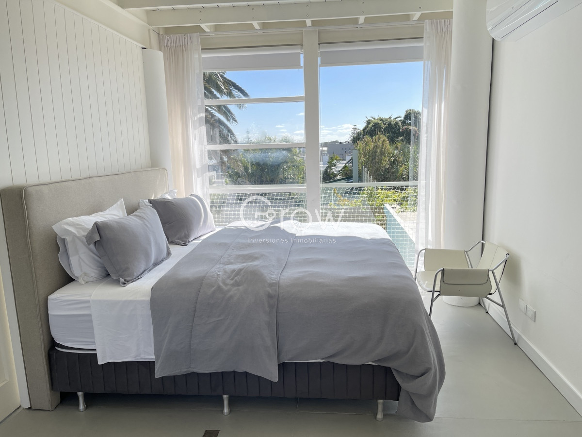 Casa ID.2911 - Excelente casa en La Barra de 4 dormitorios mas servicio