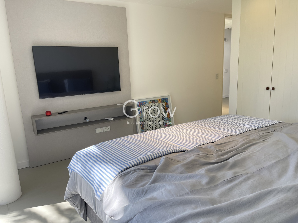 Casa ID.2911 - Excelente casa en La Barra de 4 dormitorios mas servicio