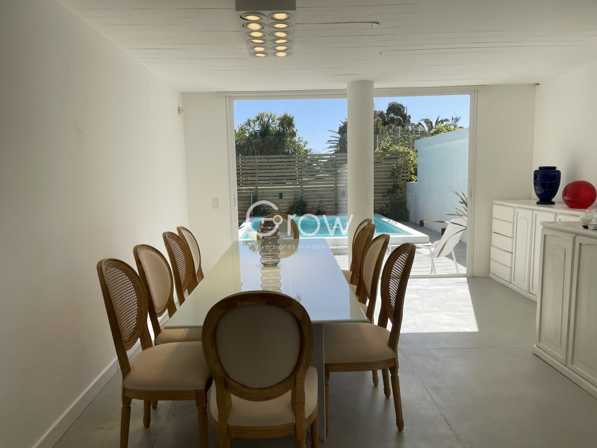 Casa ID.2911 - Excelente casa en La Barra de 4 dormitorios mas servicio