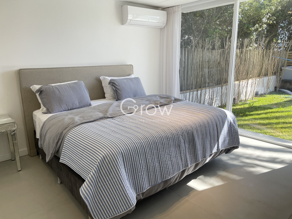 Casa ID.2911 - Excelente casa en La Barra de 4 dormitorios mas servicio