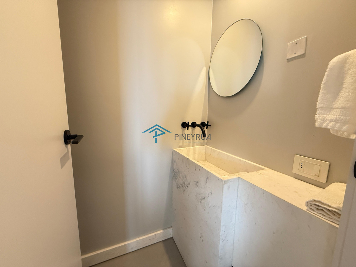 Departamento de 4 dormitorios en suite más servicio, sobre la playa, Manantiales