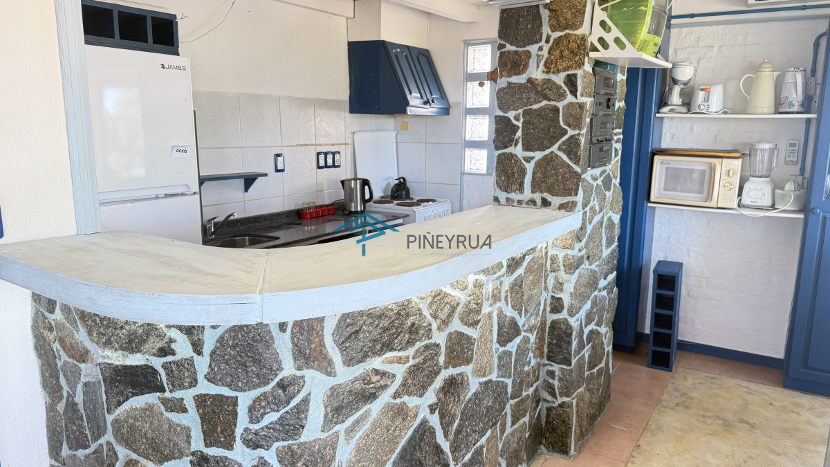 Casa ID.429 - Casa bien ubicada con vistas al mar, piscina y amplio espacio exterior