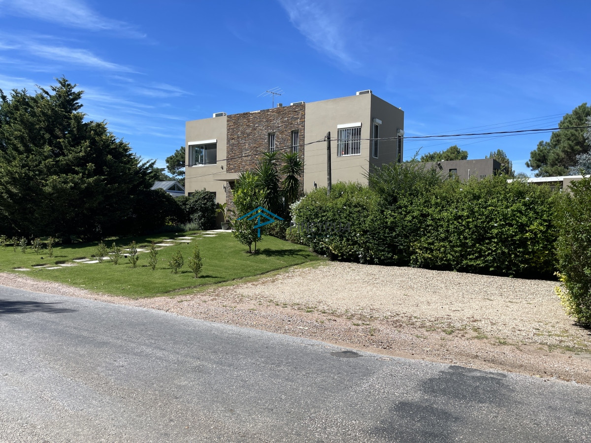 Casa ID.304 - Casa en La Barra, La Barra