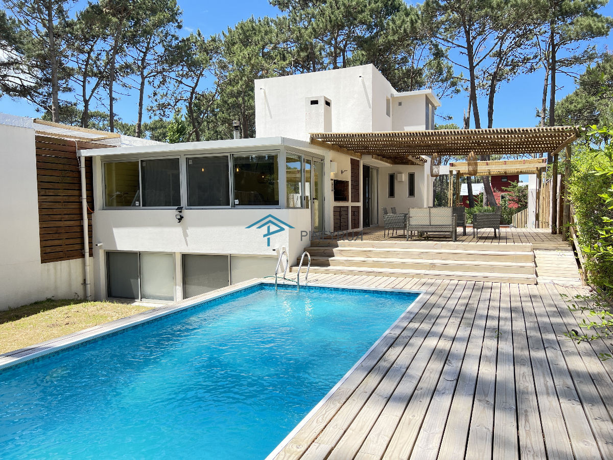 Casa ID.305 - Amplia y moderna casa en Montoya