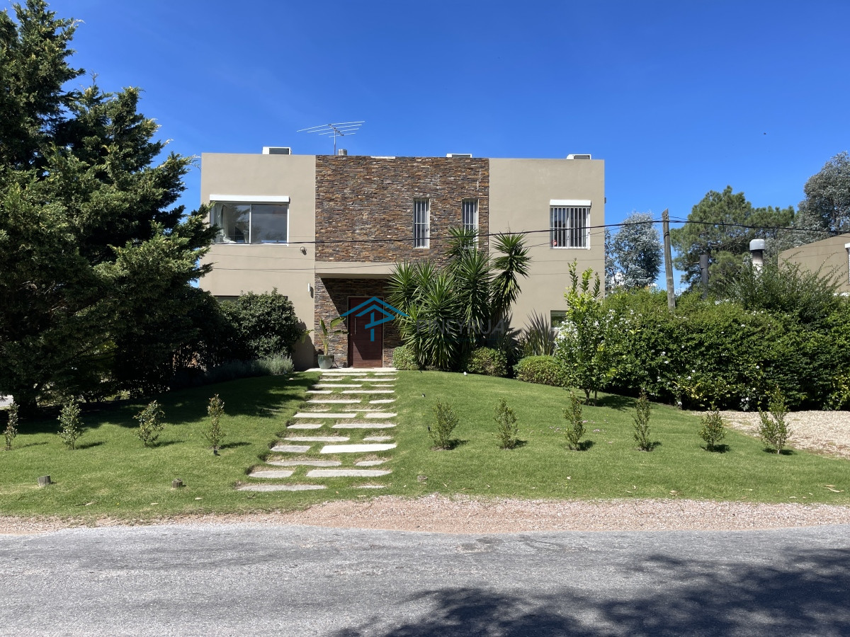 Casa ID.304 - Casa en La Barra, La Barra