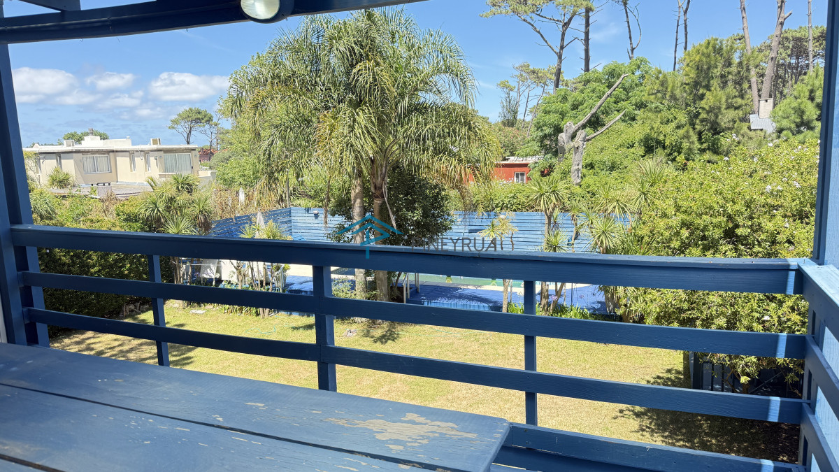 Casa ID.429 - Casa bien ubicada con vistas al mar, piscina y amplio espacio exterior