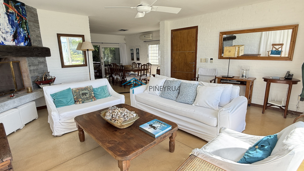Hermosa casa en Montoya con vista al mar