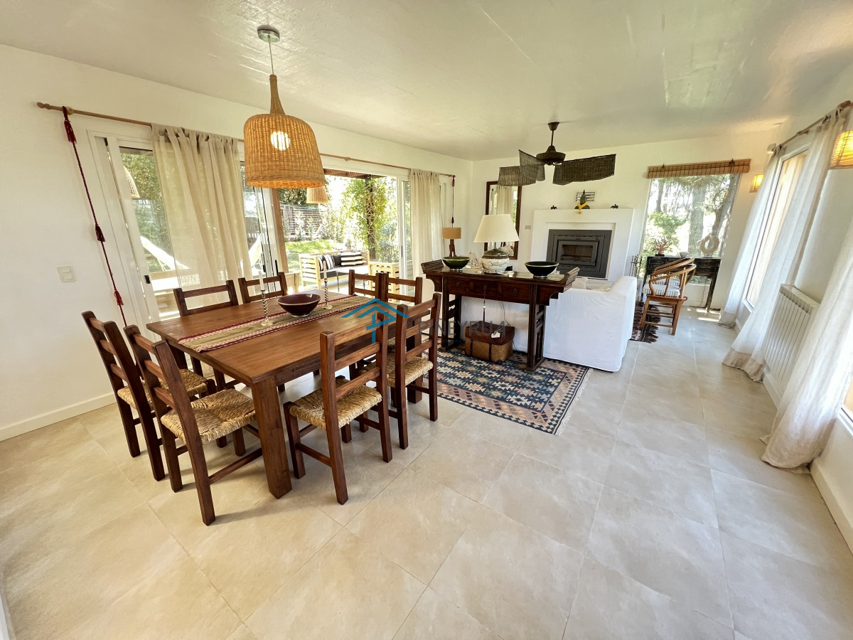 Casa en Montoya La Barra, 4 dormitorios