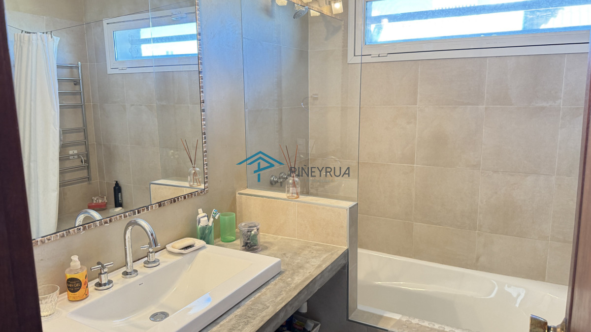 Hermosa casa en Montoya con vista al mar