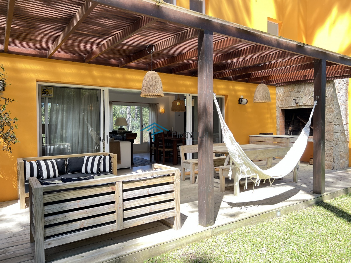 Casa en Montoya La Barra, 4 dormitorios