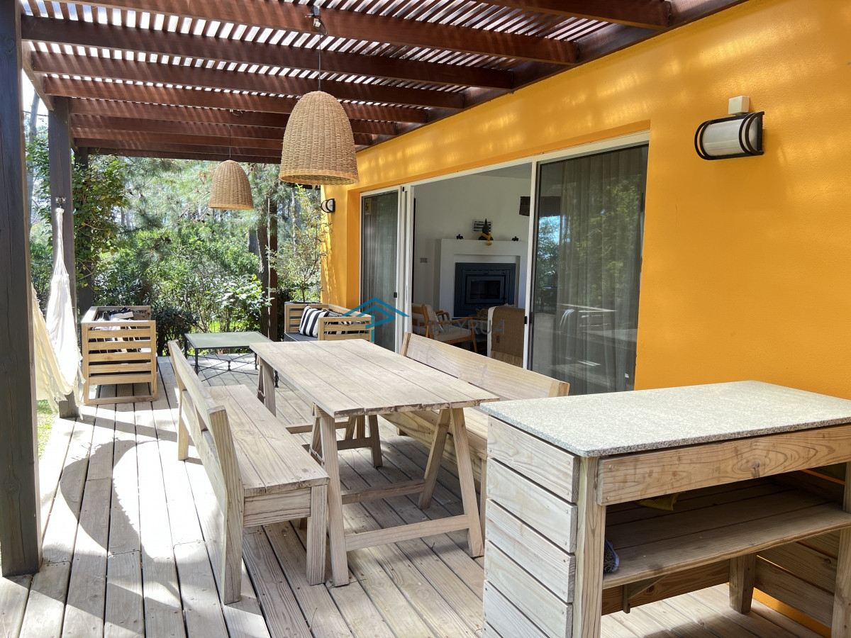 Casa en Montoya La Barra, 4 dormitorios