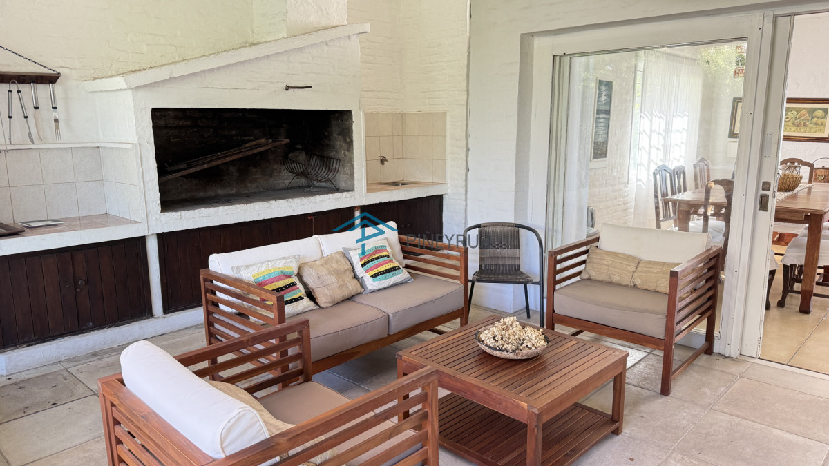 Hermosa casa en Montoya con vista al mar