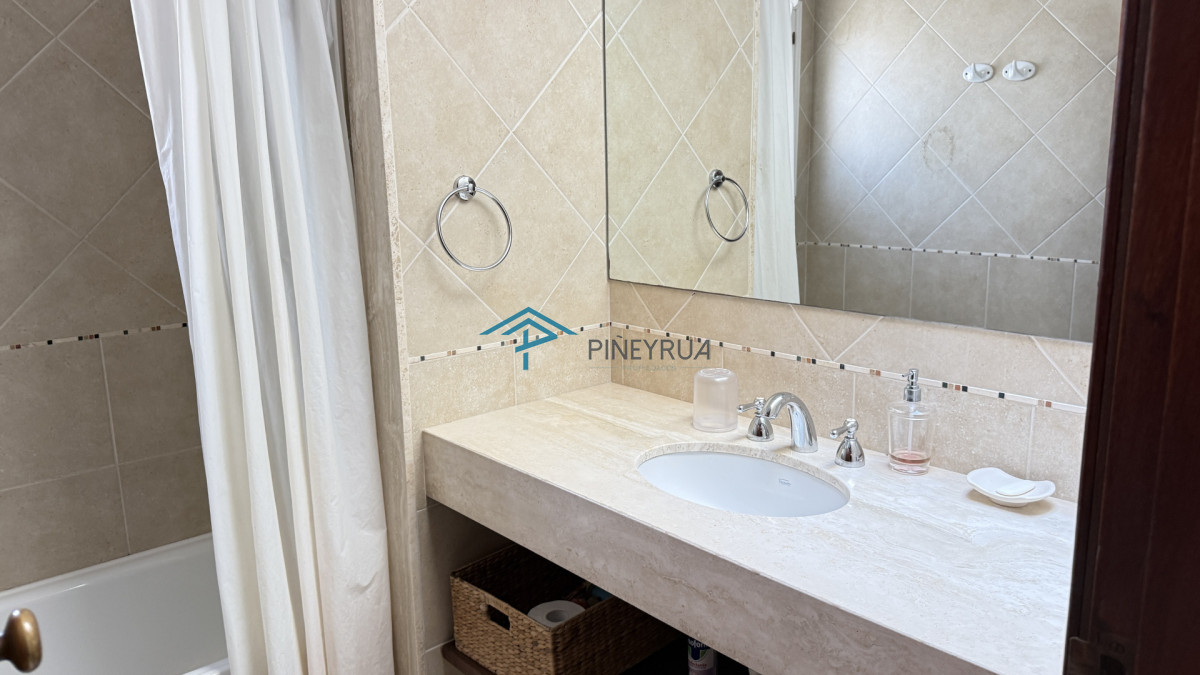 Hermosa casa en Montoya con vista al mar