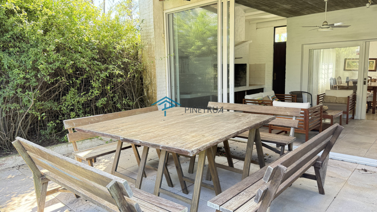 Hermosa casa en Montoya con vista al mar