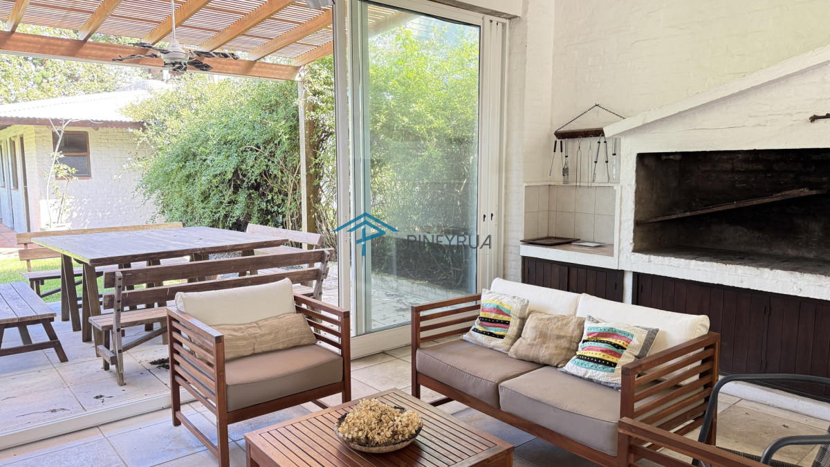 Hermosa casa en Montoya con vista al mar