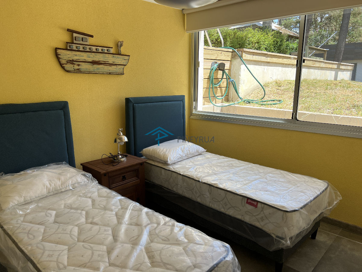 Amplia y moderna casa en Montoya
