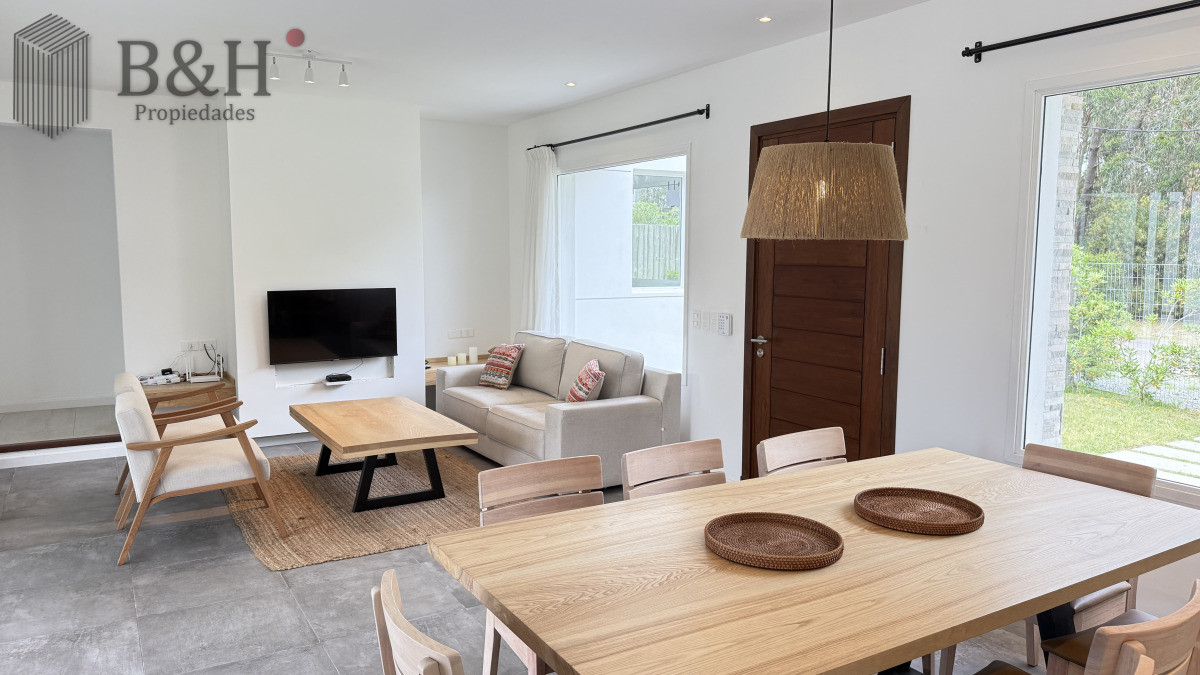 Casa ID.3686 - Moderna casa de 3 dormitorios a estrenar en la barra