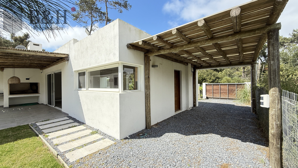 Casa ID.3686 - Moderna casa de 3 dormitorios a estrenar en la barra