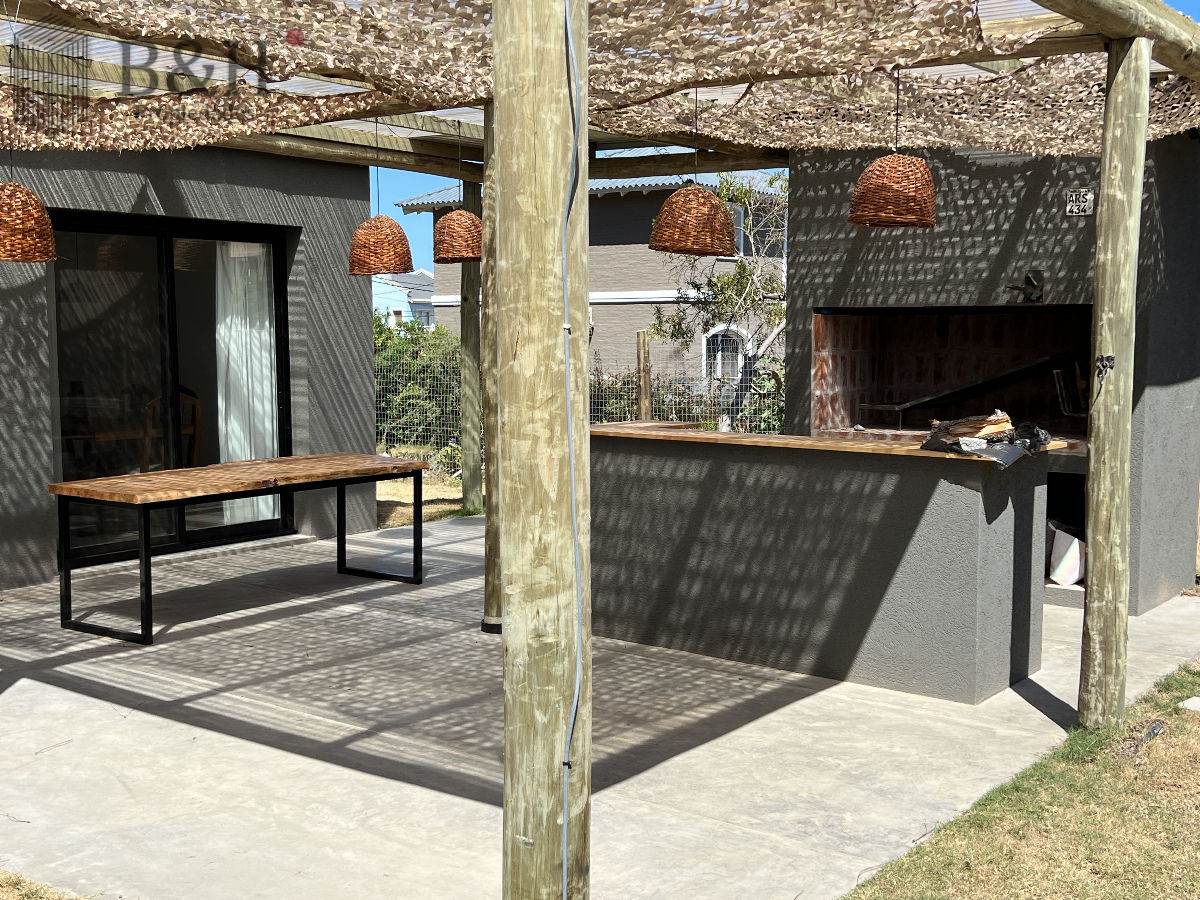 Casa ID.3688 - Moderna casa de 3 dormitorios en Montoya