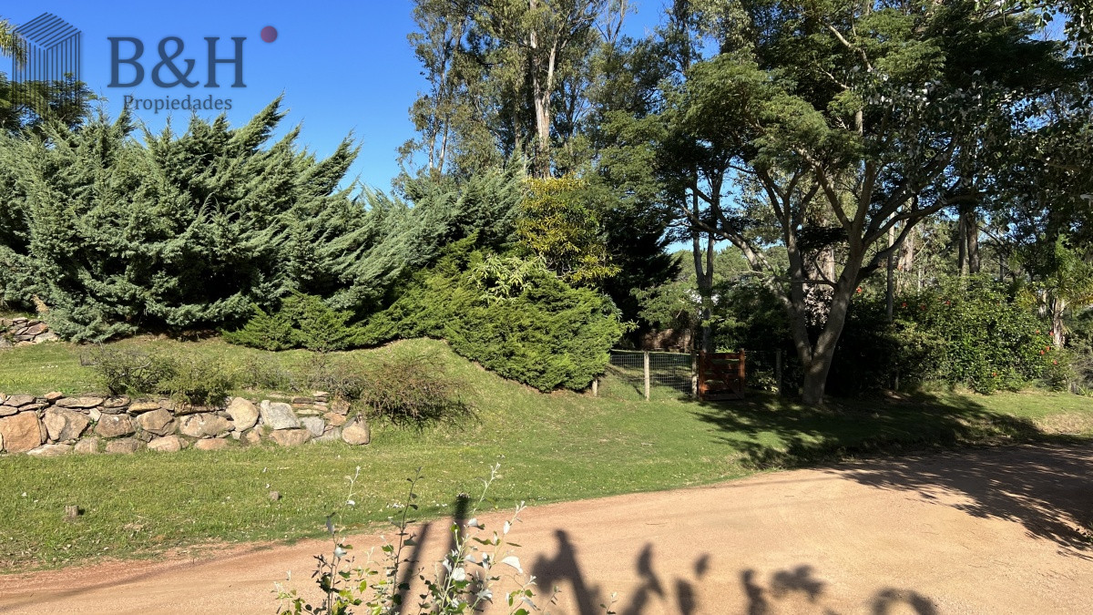 Terreno ID.3846 - Se vende amplio terreno esquinero en La Barra
