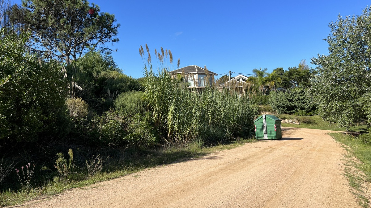 Terreno ID.3846 - Se vende amplio terreno esquinero en La Barra