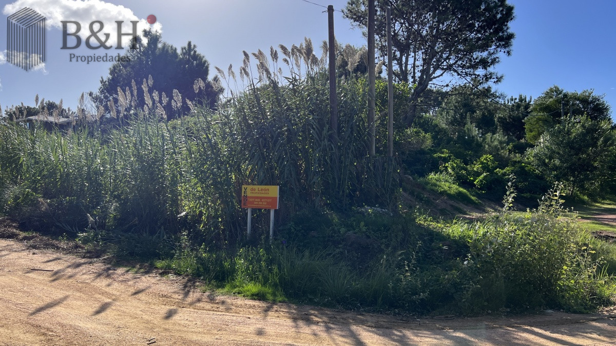 Terreno ID.3846 - Se vende amplio terreno esquinero en La Barra