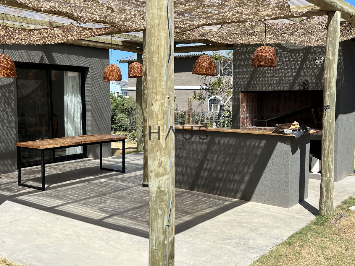 Casa ID.205 - Moderna casa de 3 dormitorios en Montoya