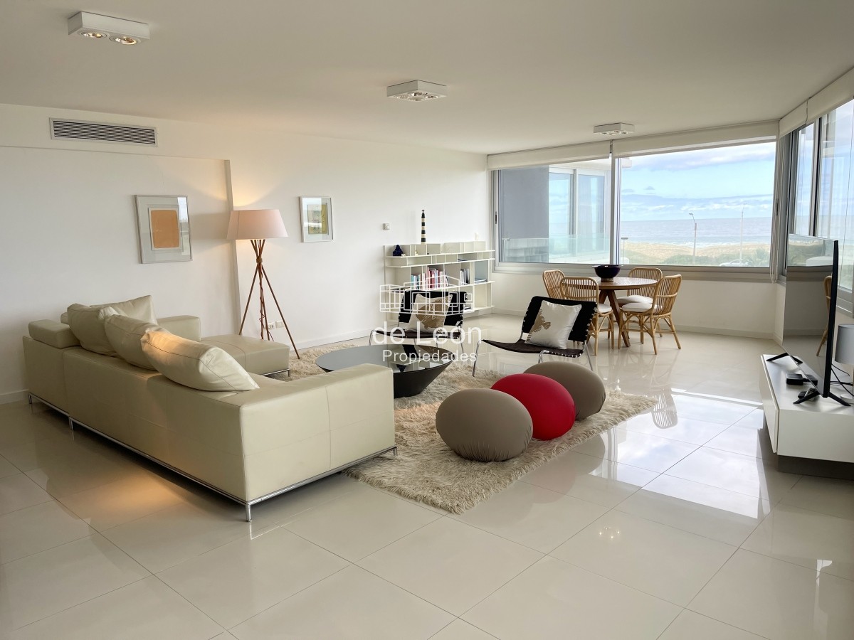 Espectacular departamento de 3 suites y dependencia en Tiburon 3, Playa Brava, Punta del Este