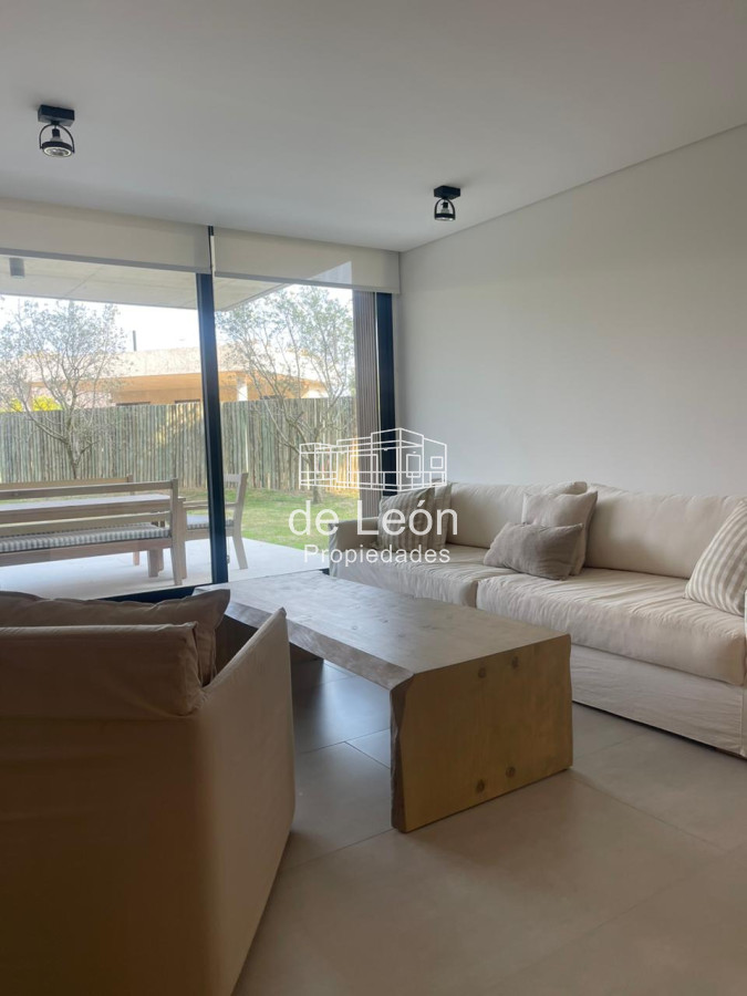 Apartamento ID.15107 - Departamento planta jardin en venta de 3 dormitorios en Manantiales