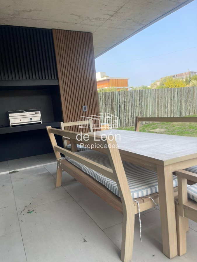 Apartamento ID.15107 - Departamento planta jardin en venta de 3 dormitorios en Manantiales