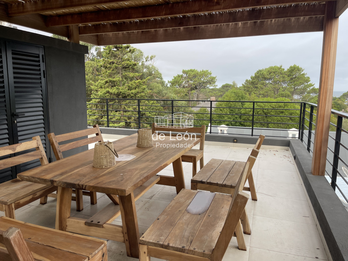 Apartamento ID.15044 - Departamento duplex en venta 3 dormitorios y 2 baños La Barra