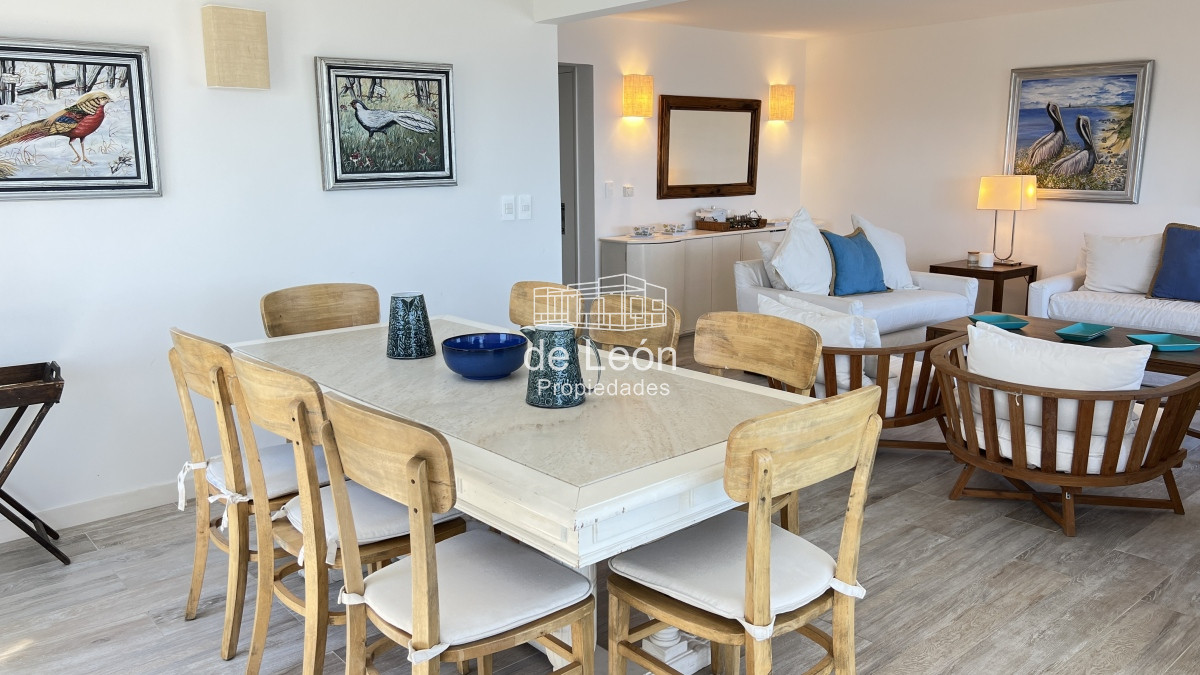 Apartamento ID.14950 - Excelente departamento de 4 dormitorios frente al mar en Playa Mansa, inmejorable vista, Punta del Este