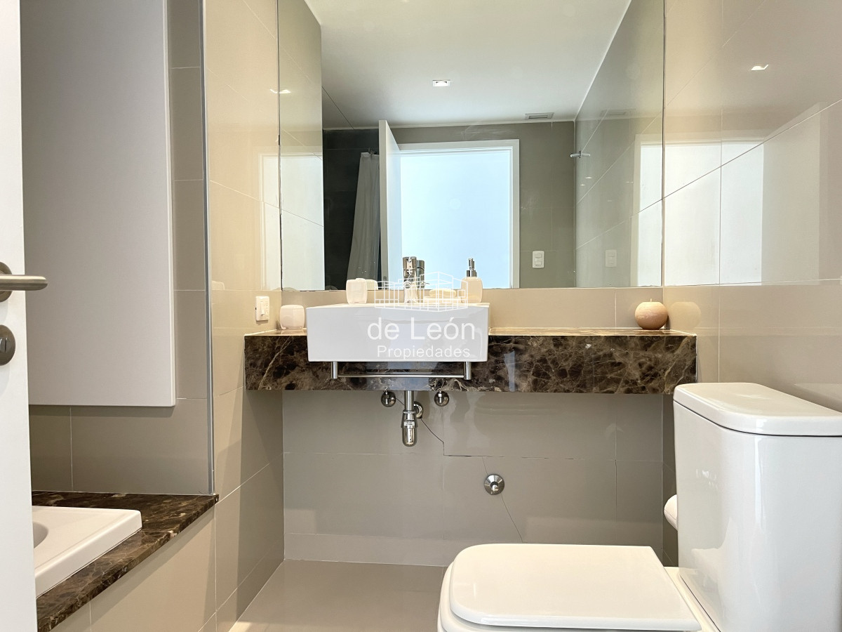 Apartamento ID.14933 - Espectacular departamento de 3 suites y dependencia en Tiburon 3, Playa Brava, Punta del Este