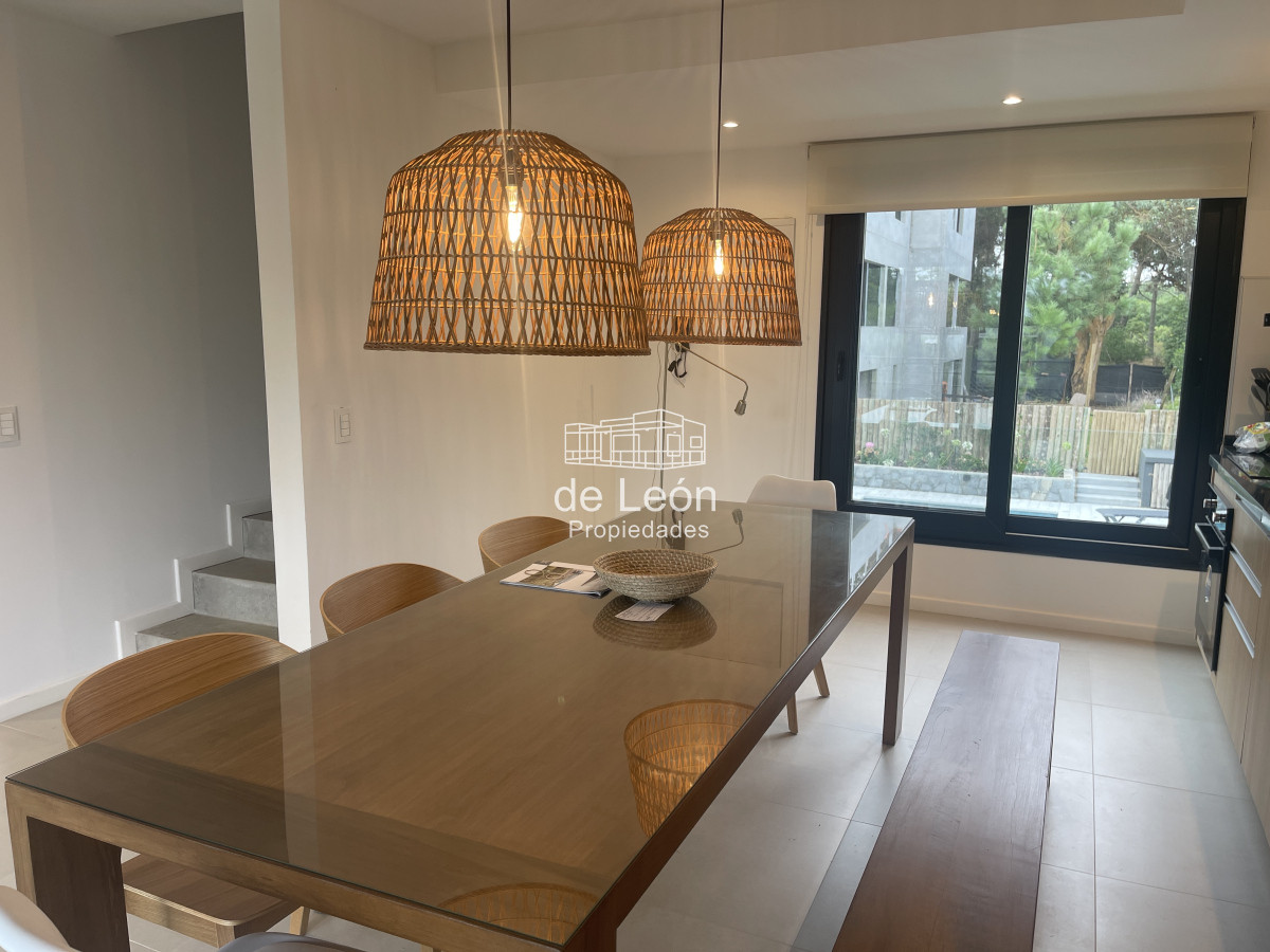 Apartamento ID.15044 - Departamento duplex en venta 3 dormitorios y 2 baños La Barra