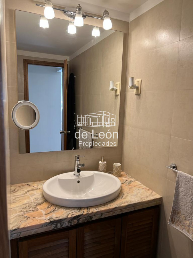 Apartamento ID.14939 - Departamento reciclado de 3 dormitorios y servicio sobre Roosevelt 