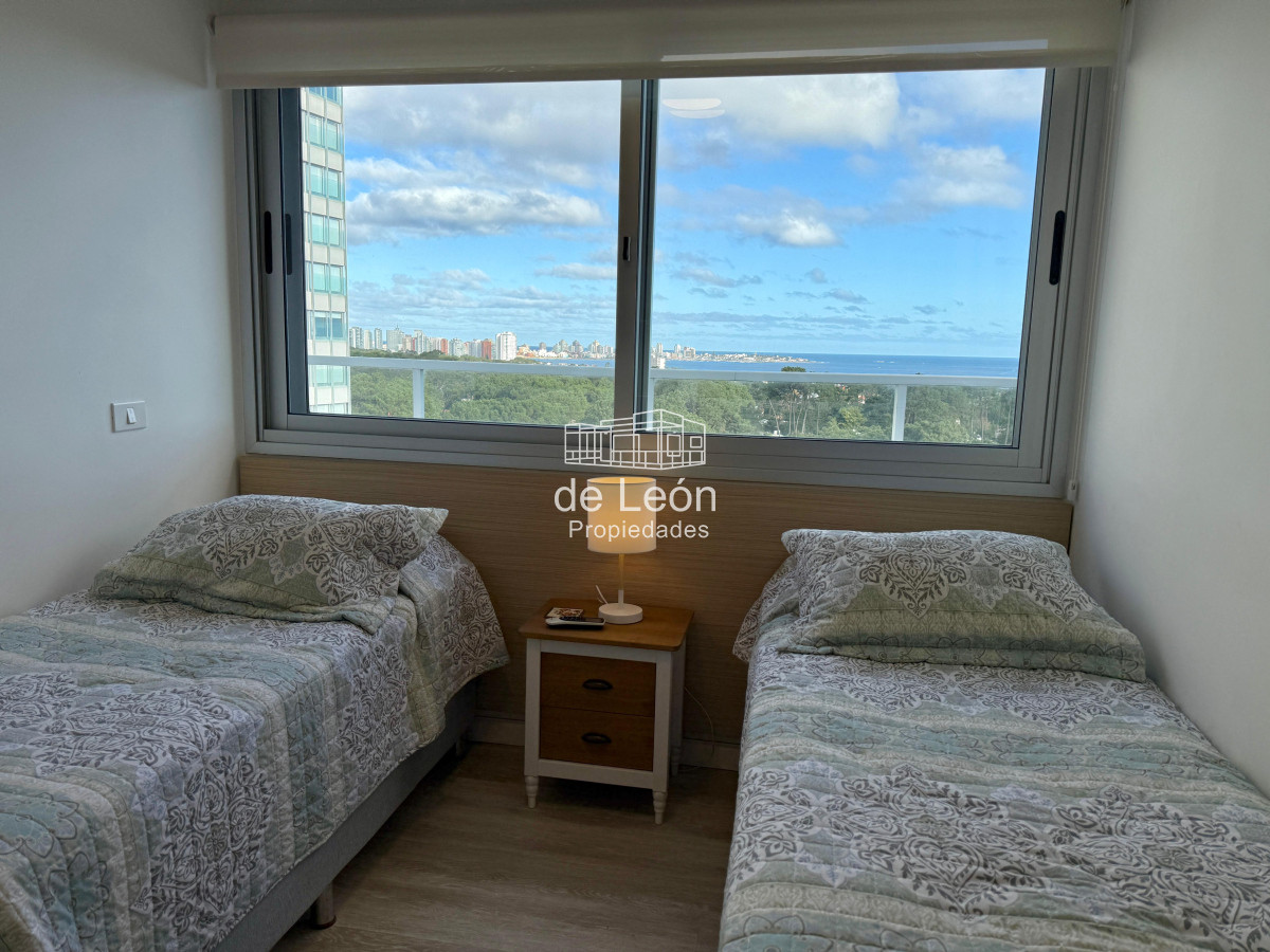 Apartamento ID.15272 - Excelente departamento con vista de 3 dormitorios 2 baños en venta, Punta del Este