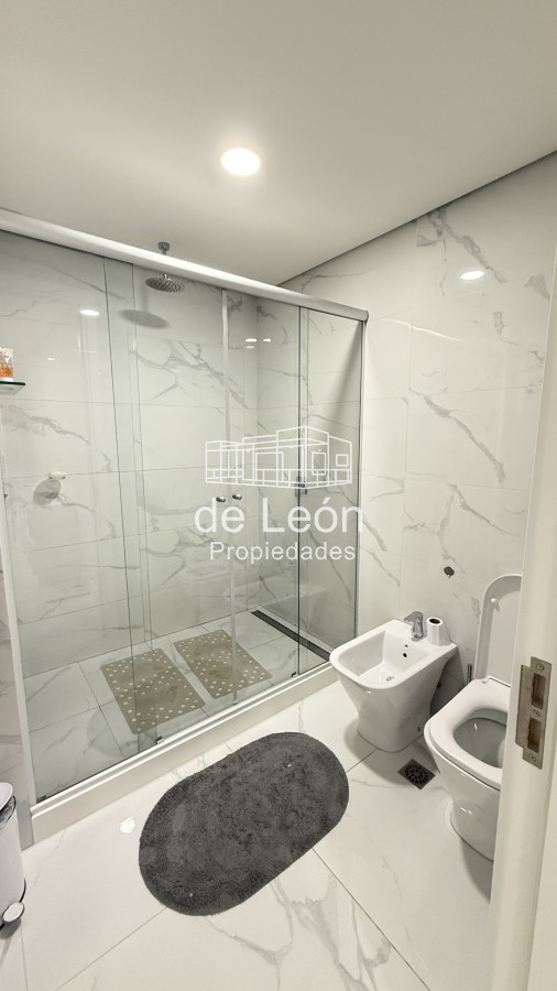 Apartamento ID.15275 - Departamento en alquiler Paramount Tower Punta del Este