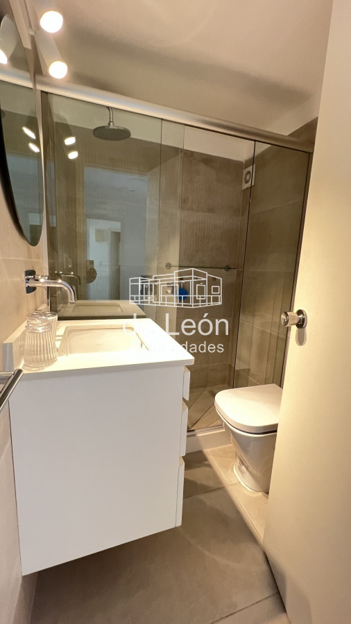 Apartamento ID.14950 - Excelente departamento de 4 dormitorios frente al mar en Playa Mansa, inmejorable vista, Punta del Este