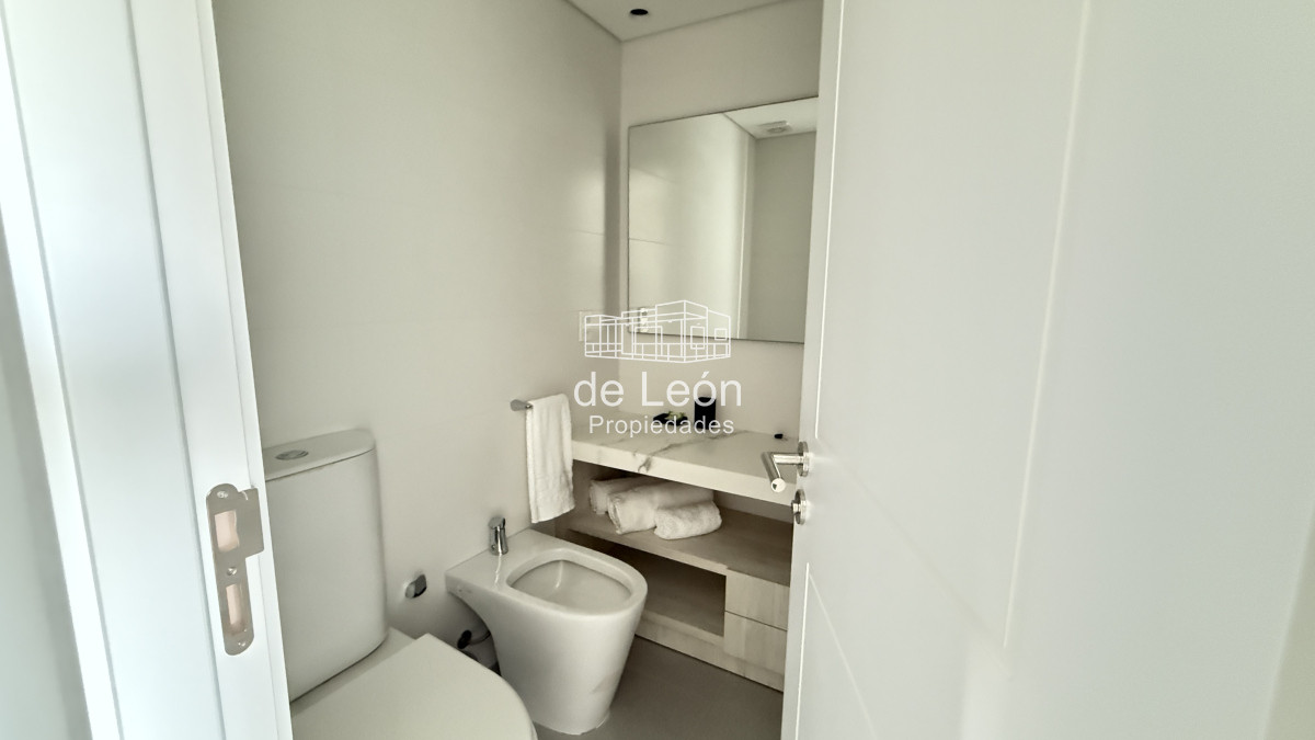 Apartamento ID.14972 - Departamento de 2 dormitorios en suite, excelente ubicación en Manantiales