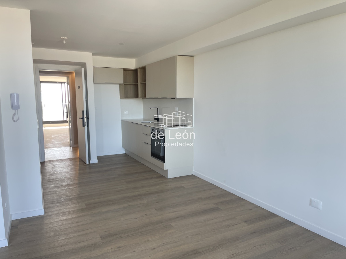 Apartamento ID.14999 - Se alquila anual apartamento de 1 dormitorio a estrenar sobre Shopping Atlántico