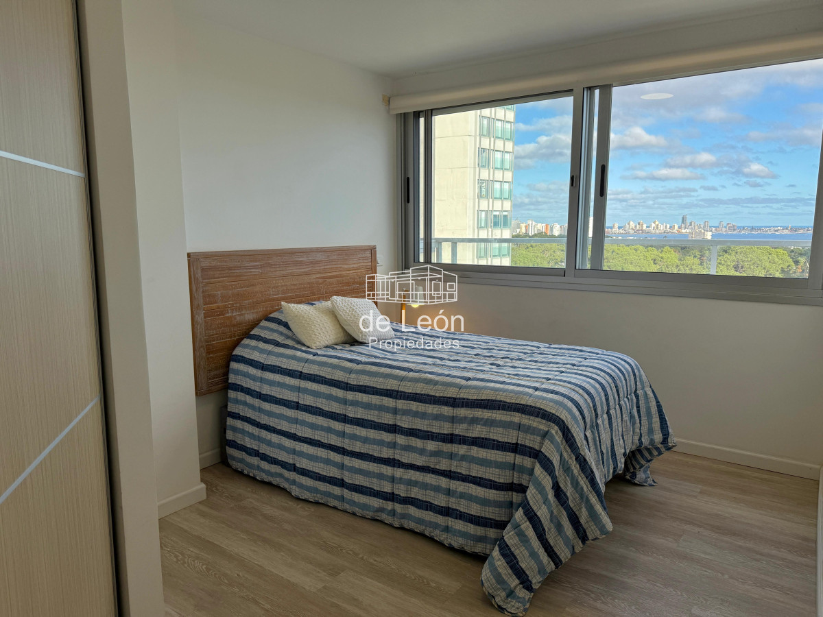 Apartamento ID.15272 - Excelente departamento con vista de 3 dormitorios 2 baños en venta, Punta del Este
