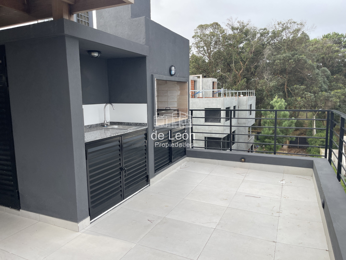 Apartamento ID.15044 - Departamento duplex en venta 3 dormitorios y 2 baños La Barra