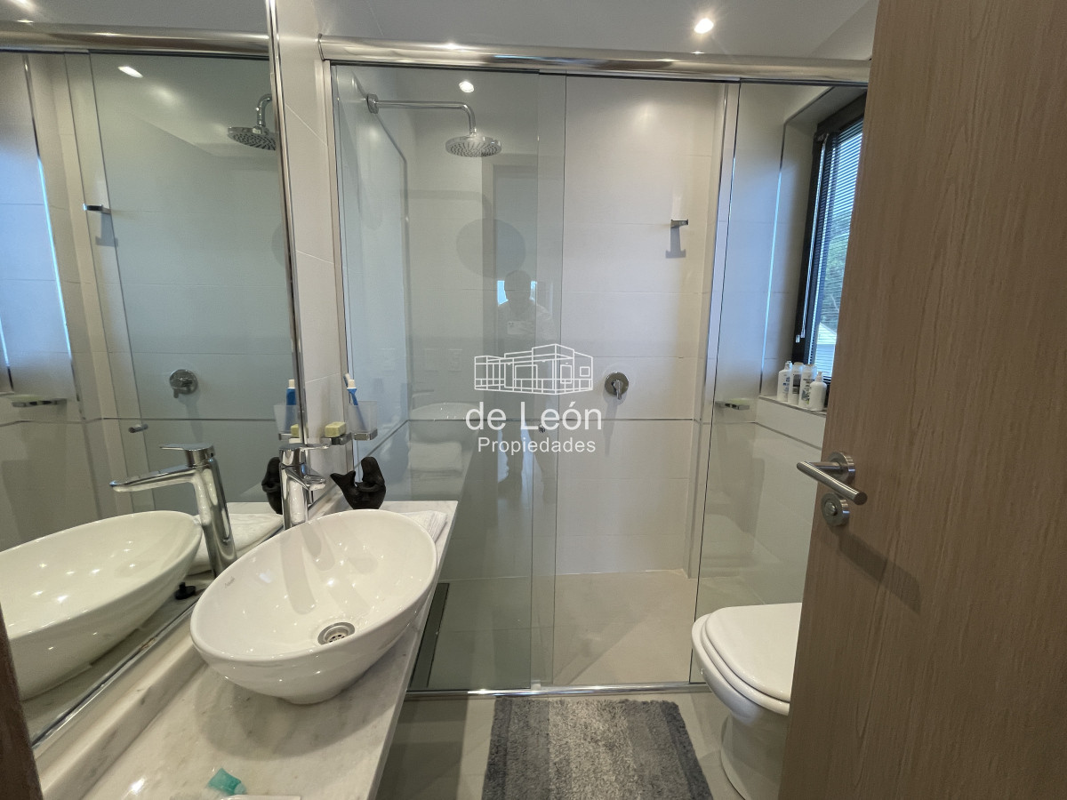 Apartamento ID.15044 - Departamento duplex en venta 3 dormitorios y 2 baños La Barra