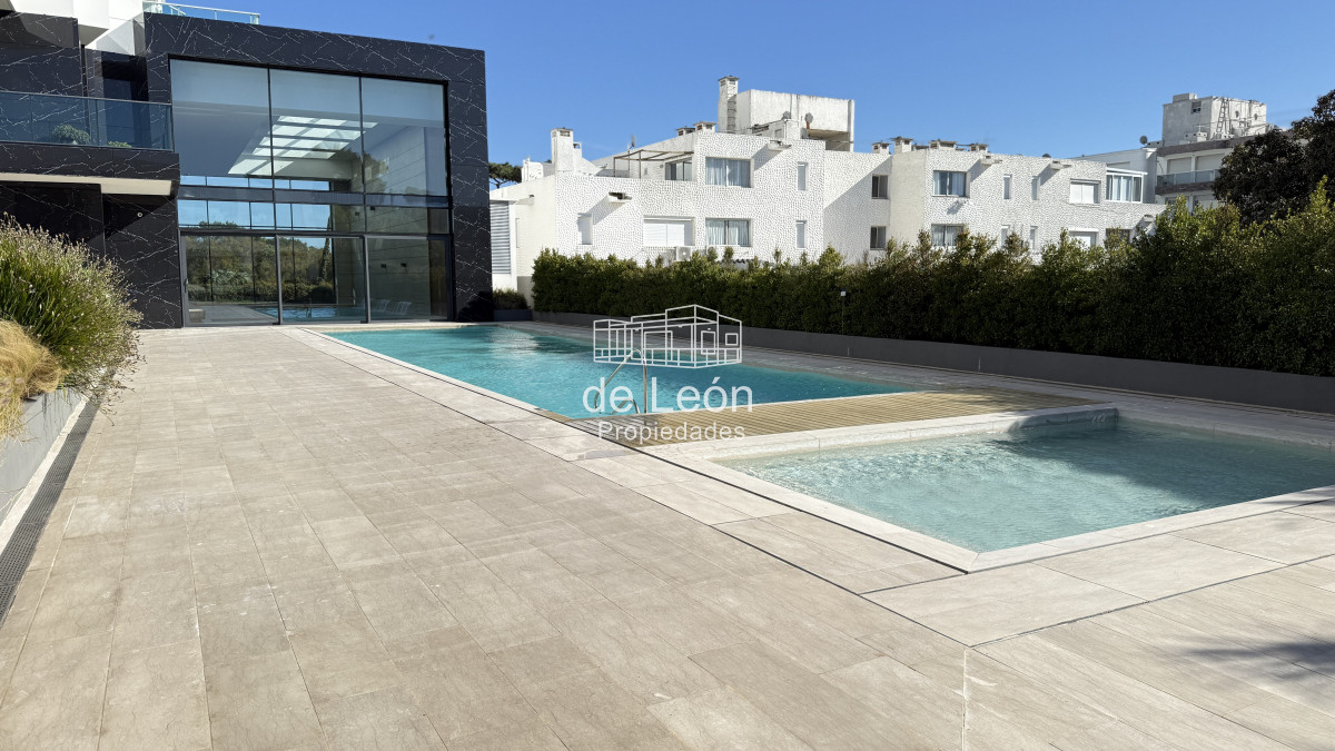 Apartamento ID.15275 - Departamento en alquiler Paramount Tower Punta del Este