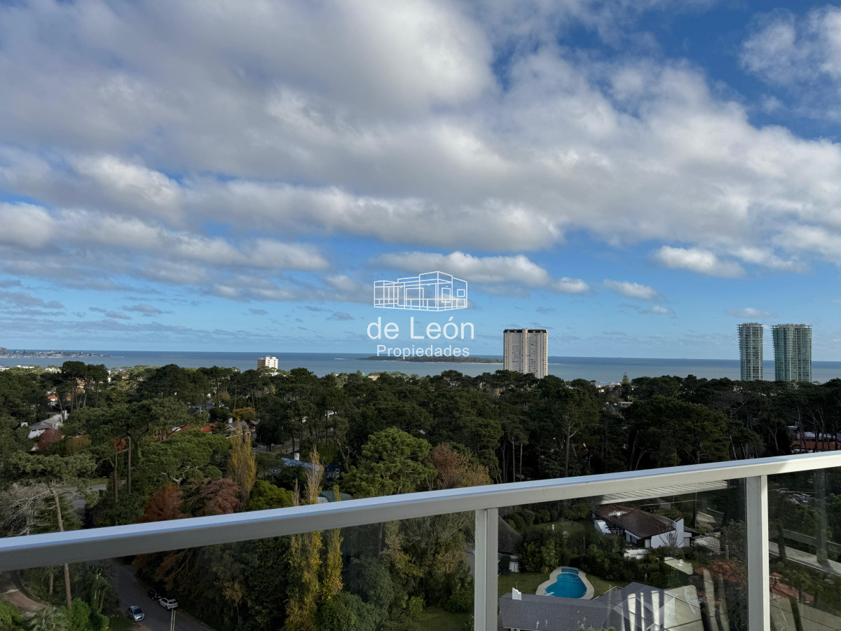 Apartamento ID.15272 - Excelente departamento con vista de 3 dormitorios 2 baños en venta, Punta del Este