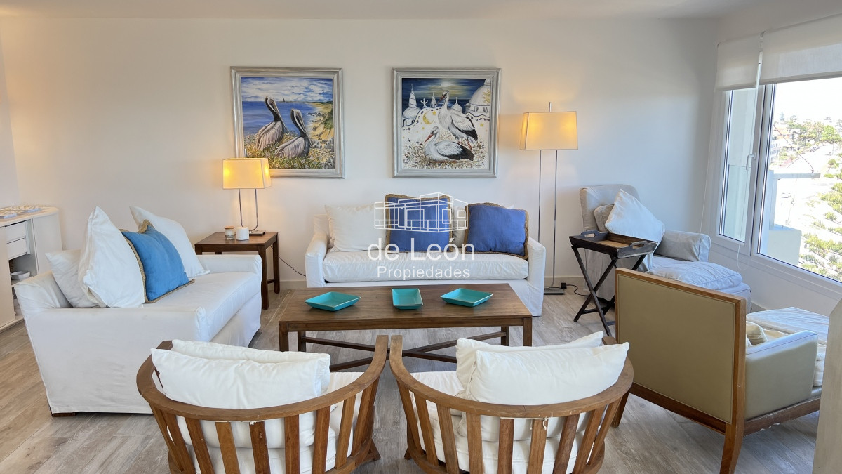 Apartamento ID.14950 - Excelente departamento de 4 dormitorios frente al mar en Playa Mansa, inmejorable vista, Punta del Este