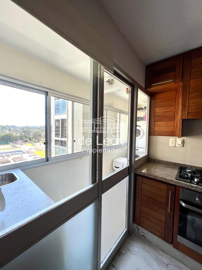 Apartamento ID.14939 - Departamento reciclado de 3 dormitorios y servicio sobre Roosevelt 